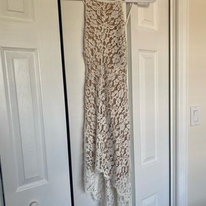 White high to low lulus dress. Size small